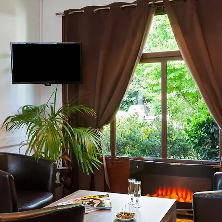 Comfort Lens - Godault Hotel 3*