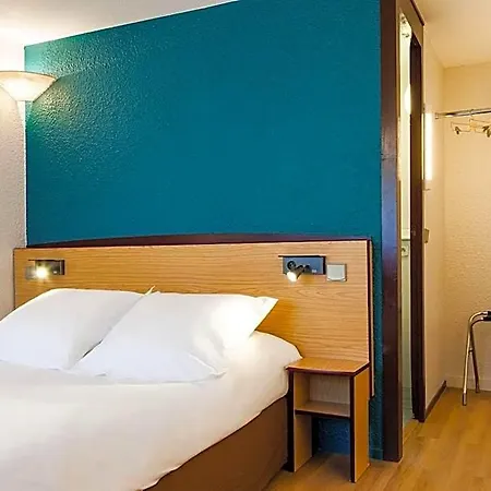 Comfort Lens - Godault Hotel 3*